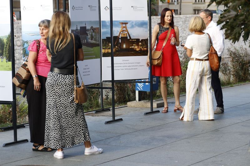 Na Listi svjetske baštine UNESCO-a Njemačka ima 54 objekta između ostalih i utjecajne lokacije škole Bauhaus u Weimaru i Dessauu, te katedralu u Kölnu