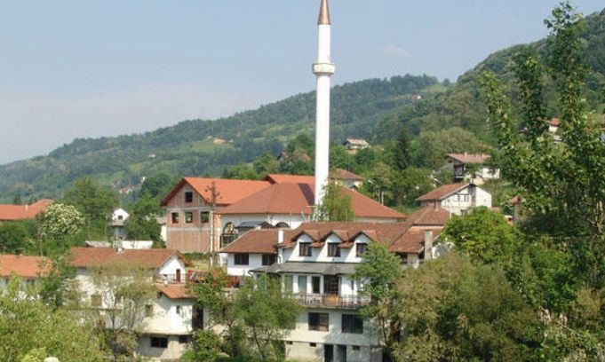  U Banjoj Luci srpski nacionalisti minirali Gazanferiju i Jama džamiju, dvije od ukupno 16 namjerno miniranih i uništenih u Banjaluci u kojoj nije nikad nije bilo ratnih dejstava.