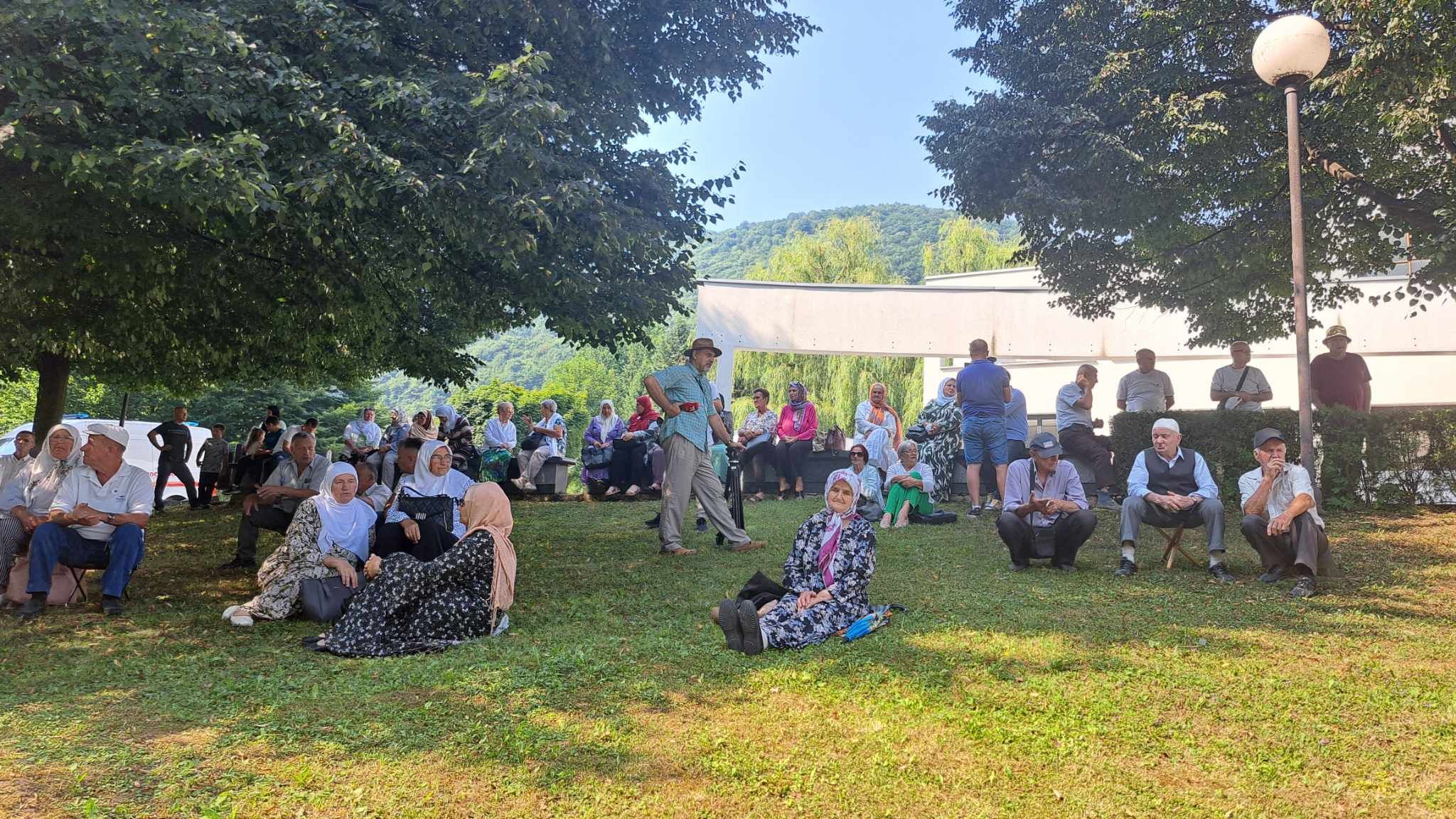 Tužna kolona sa tabutima žrtava uskoro kreće iz Visokog