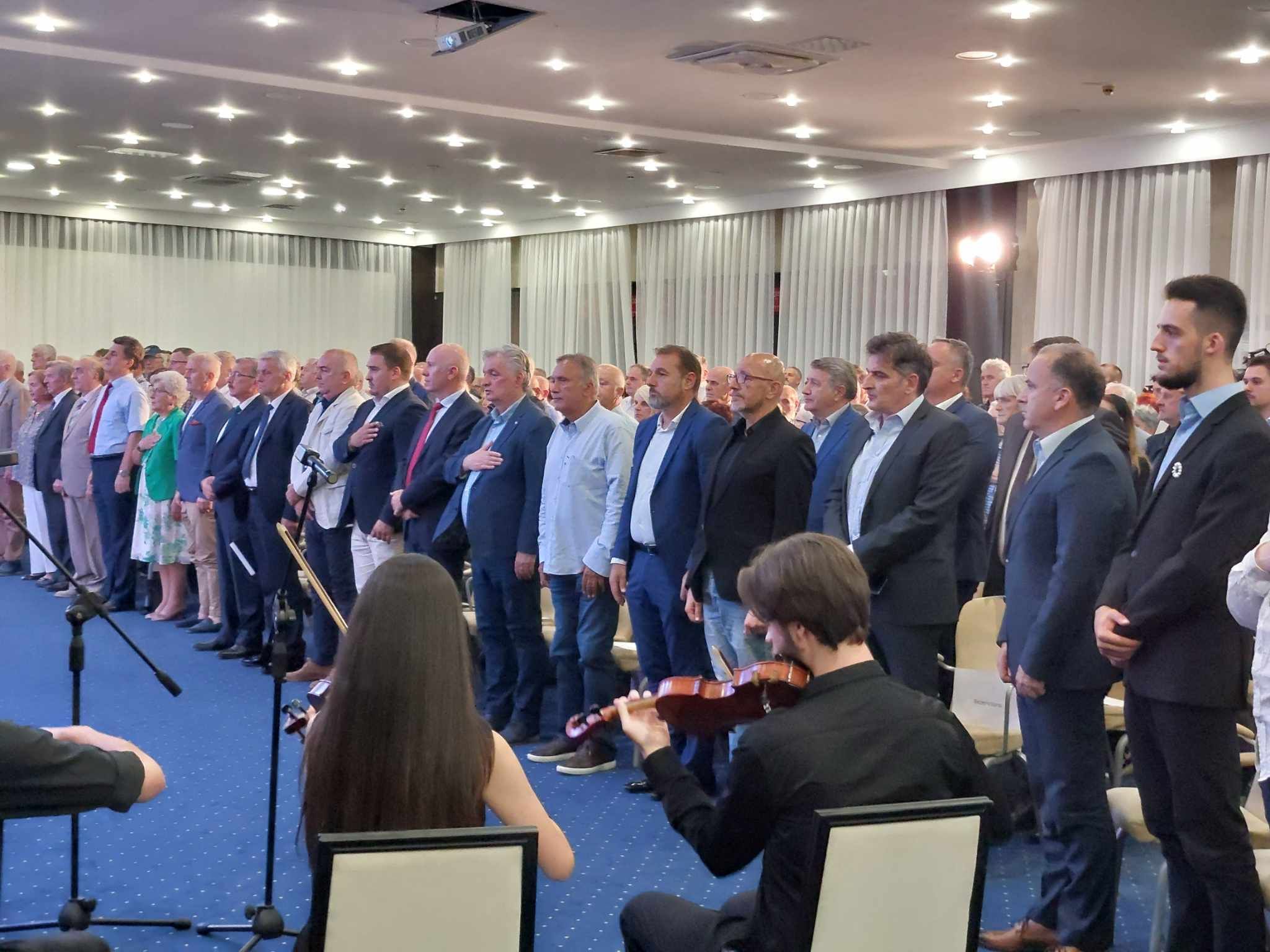 Osvrt: Postaju li Bošnjaci manjina u svojoj državi?