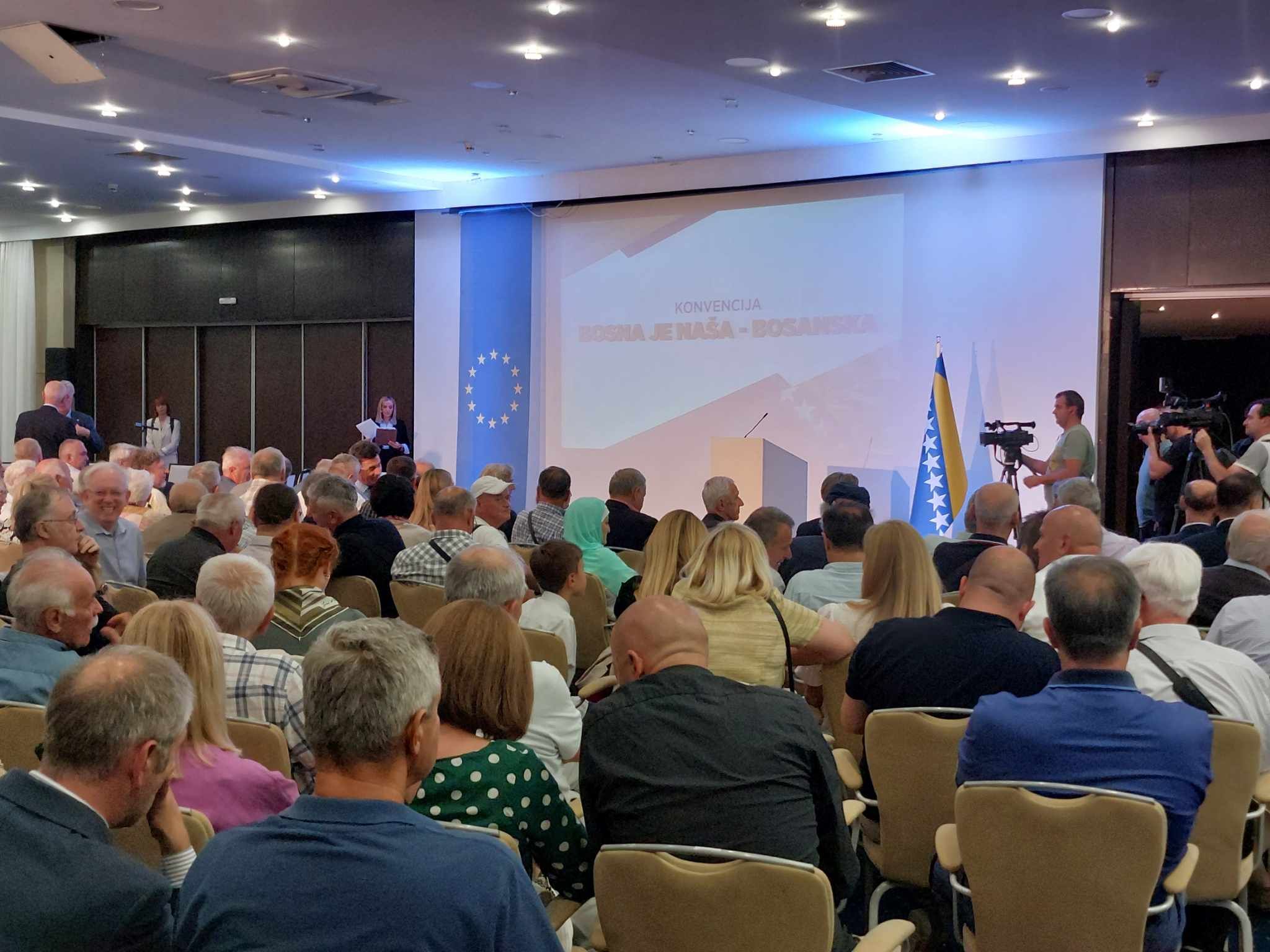 Nakon dvosatne prezentacije stavova i procjena o načinima i formatima odgovora na nasrtaje na suverenitet naše domovine, Konvencija je usvojila slijedeće: 