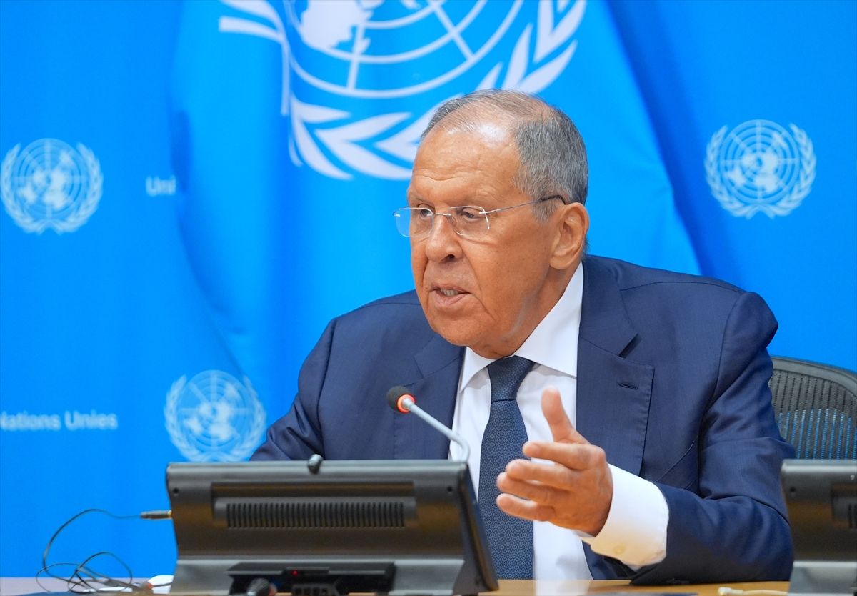 Upitan o napetosti na Bliskom istoku i mogućnosti uplitanja Irana, Lavrov je rekao: Iran ne želi povećavati napetosti, Izrael želi
