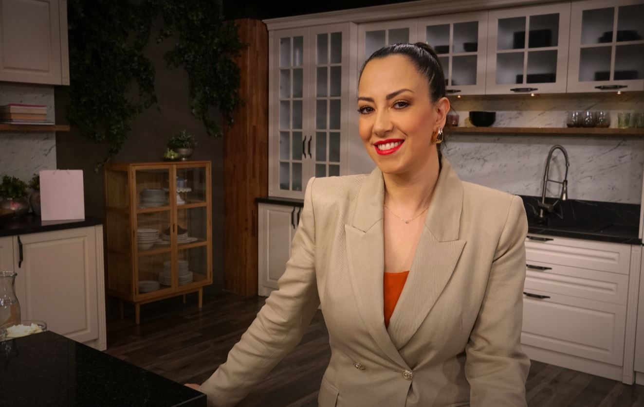 Maja je u svojoj emisiji ugostila obične ljude, čiji su recepti proživjeli generacije, kulinarske influensere koji su stekli slavu svojim kulinarskim umijećem...