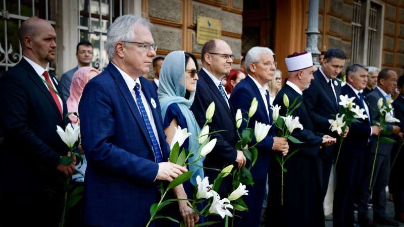 Prisustvovao je danas u Sarajevu ispraćaju kolone s tabutima                            