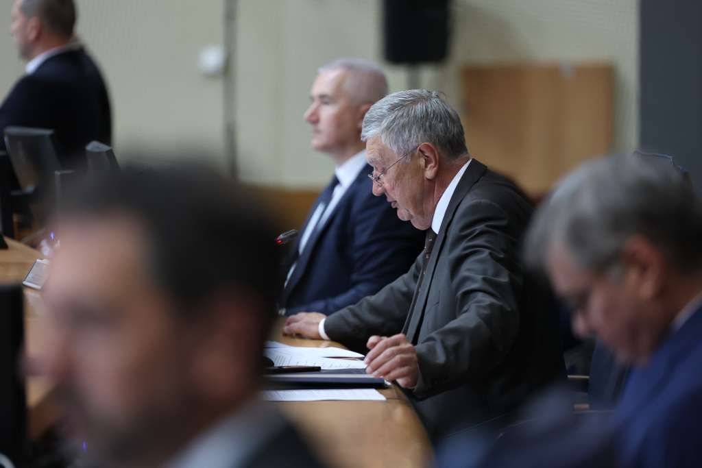 Zastupnici bi se danas trebali izjasniti i o negativnim mišljenjima Ustavnopravne komisije i Zajedničke komisije za odbranu i sigurnost BiH