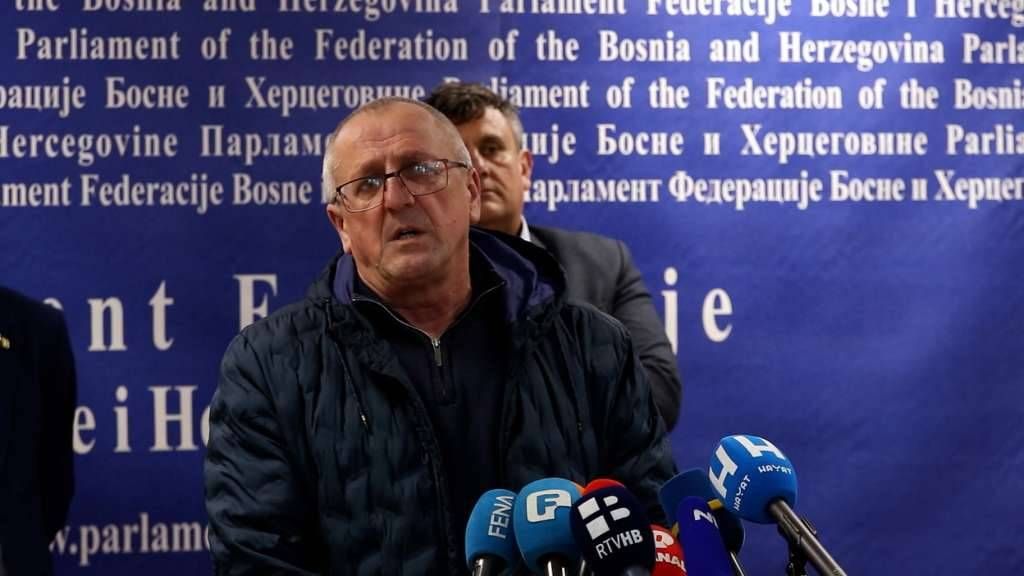 Sa protesta ćemo zatražiti da se sankcionišu policijskih službenici koji su provodili tu prekomjernu silu.