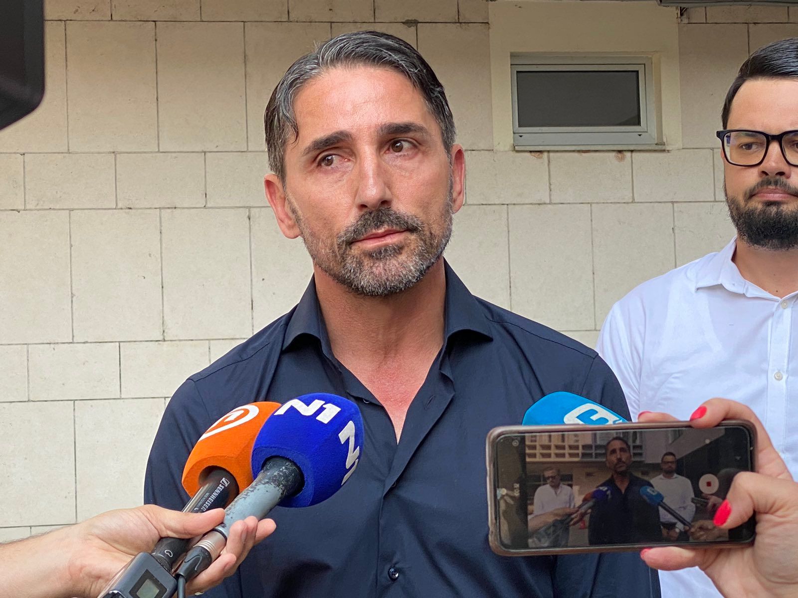 Advokat porodice Kahrimanović, Mirko Lekić, kaže da je maksimalna kazna za ovo krivično dijelo 45 godina zatvora te da je ovo blaga kazna.