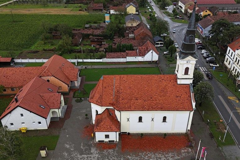 Bošnjaci u rasulu: Snažno nevrijeme napravilo nemjerljivu štetu