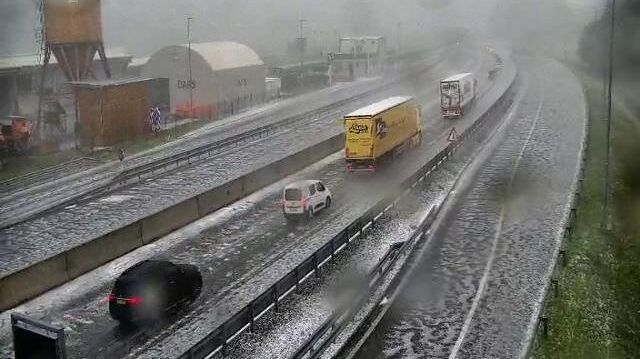 Meteorolozi najavljuju kako će drugi talas oluja biti izraženiji i očekuje se kasnije poslijepodne i uvečer