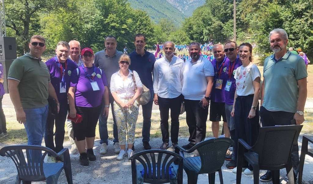 Pivić je zahvalio domaćinima na gostoprimstvu, poručivši da Vlada ZDK snažno podržava mlade kroz niz projekata i mjera.