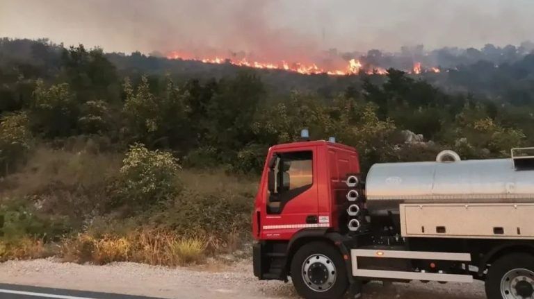 Požar na ovom lokalitetu izbio je u subotu u poslijepodnevnim satima