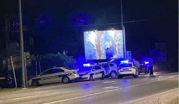 Prema prvim informacijama sa terena, u tom obračunu, jedan policajac je od posljedica ranjavanja preminuo, dok je drugi pripadnik MUP-a zadobio teške tjelesne povrede.