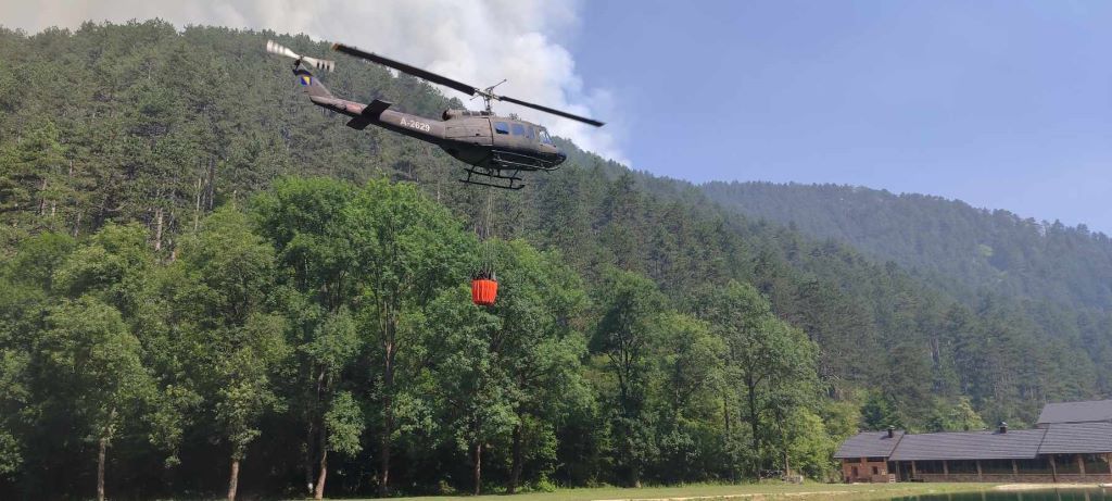 Helikopteri gase jer se ne može kopnom, očekujemo da će uskoro biti sanirano, kaže Ajkunić