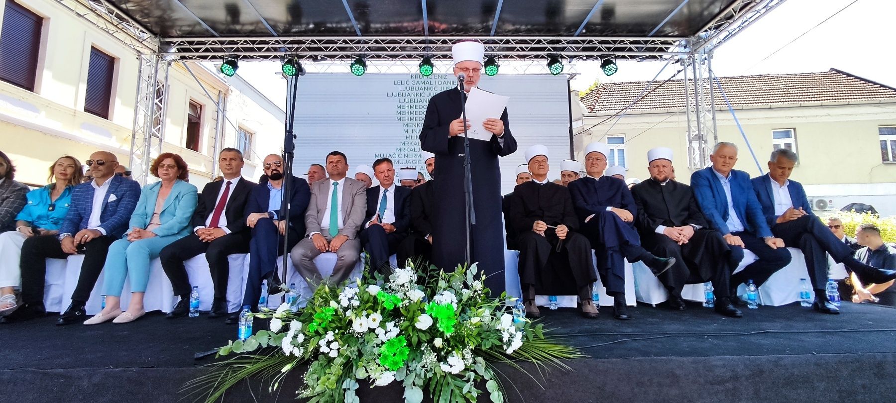 Vjera od nas traži ne samo da vodimo računa o nama koji sada živimo nego da vodimo računa i o budućim generacijama, koje će doći - kakvu zemlju im ostavljamo u naslijeđe.