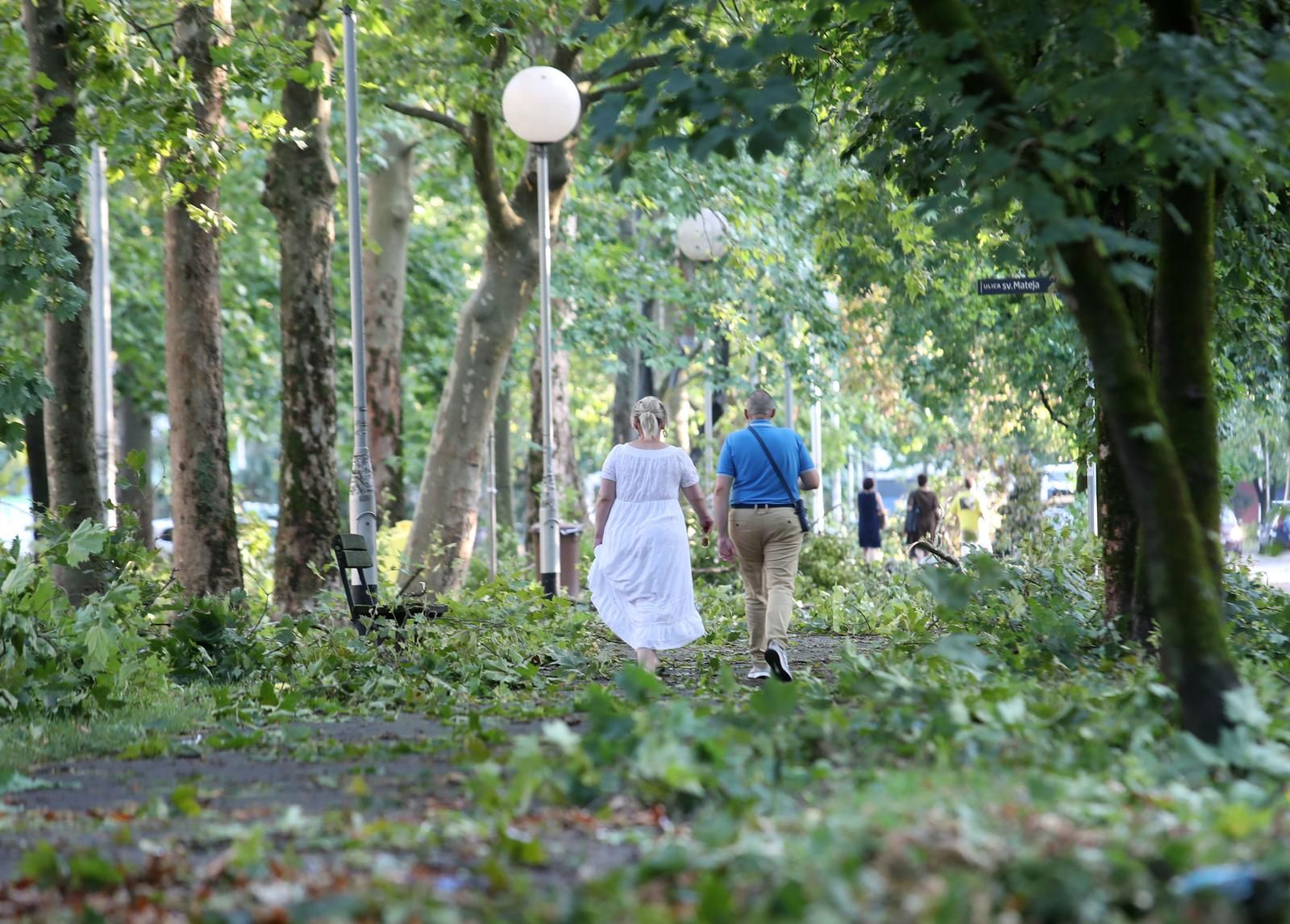 Uprava Civilne zaštite javila je da su noćas imali oko 30 dojava o poplavljenim podrumima