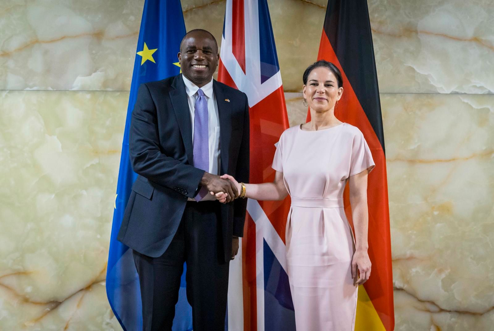 Britanija ima novog šefa diplomatije: Odmah otišao u Njemačku, ima poruku za Ukrajinu