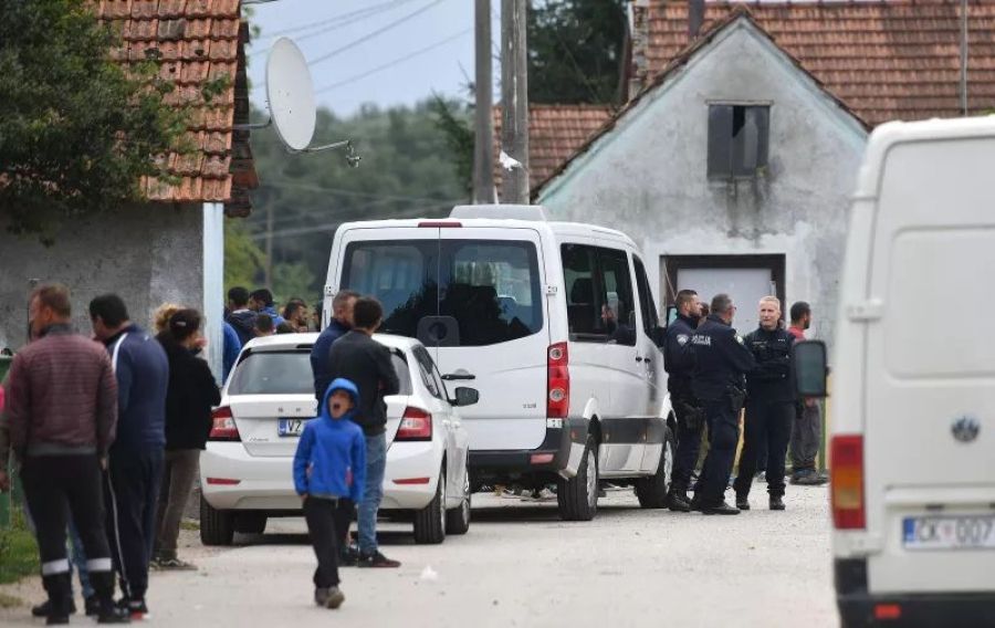 Dodatne policijske snage ubrzo su pronašle i privele odbjeglog 20-godišnjaka                                   