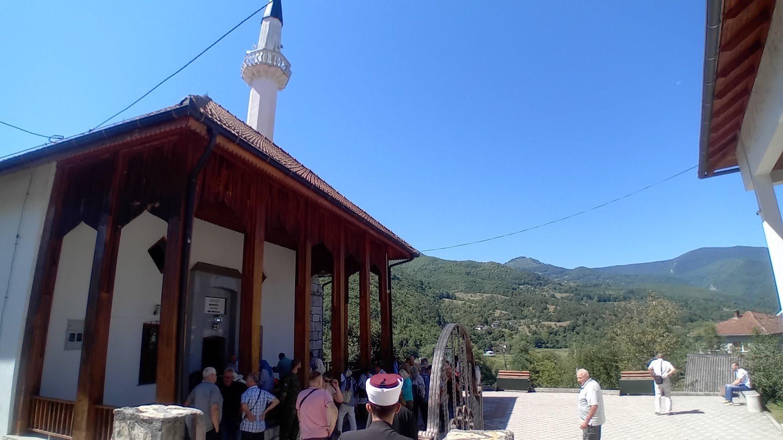 Muftija goraždanski Remzija-ef. Pitić poručio je okupljenim da je "čovjek čovjekom time što se sjeća"
