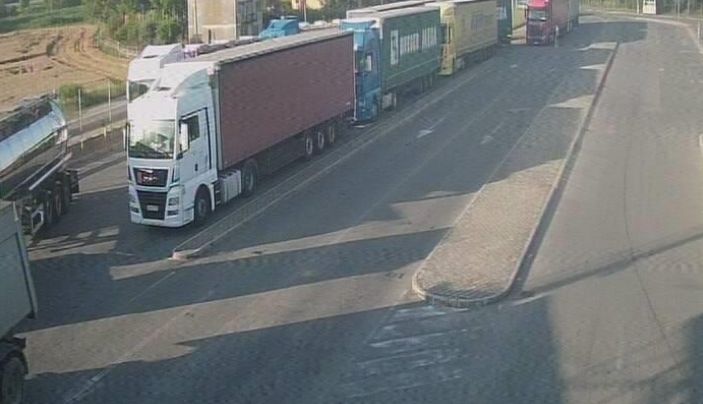 Apelujemo na vozače da voze maksimalno oprezno i da drže odstojanje između vozila