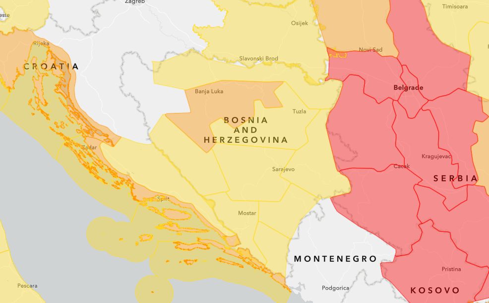 Teški i uslovi za vožnju uslijed smanjenje vidljivosti i nekontrolisanog kretanja vozila uslijed vode