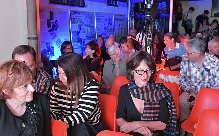 Program se potom premješta u Buybook gdje ostaje do kraja dana, i u 16 sati bit će predstavljena knjiga "Listopadi" Refika Ličine