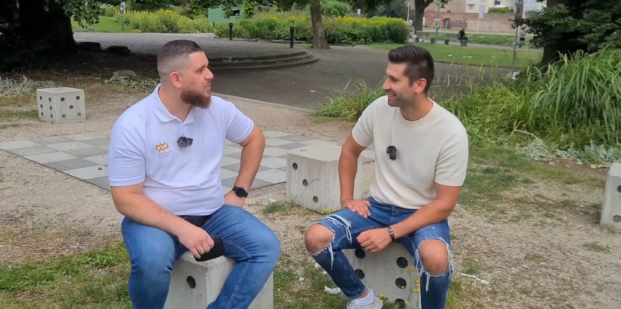 Svoj život je nastavio u drugoj državi od nule