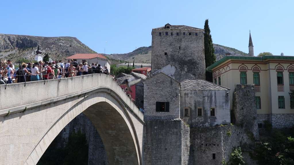 U nedjelju 458. skokovi sa Starog mosta: Učestvovat će oko 50 skakača iz BiH i regije
