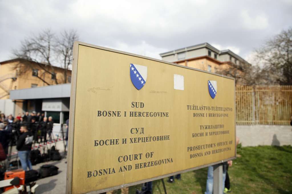 Osumnjičeni Izet Beganović, Adnan Kelecija i Sadik Kevrić se terete da su počinili krivično djelo organizirani kriminal.