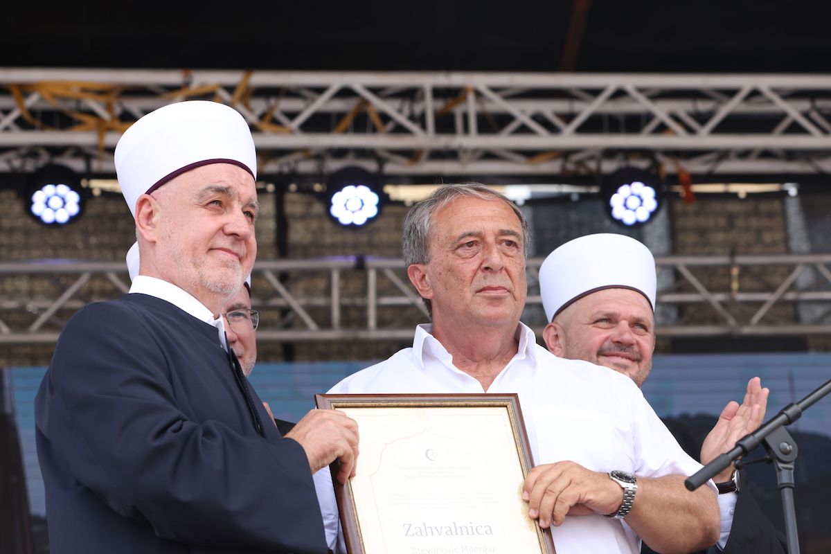 Reisul-ulema je džamiju proglasio otvorenom i vakufom Islamske zajednice                                                 