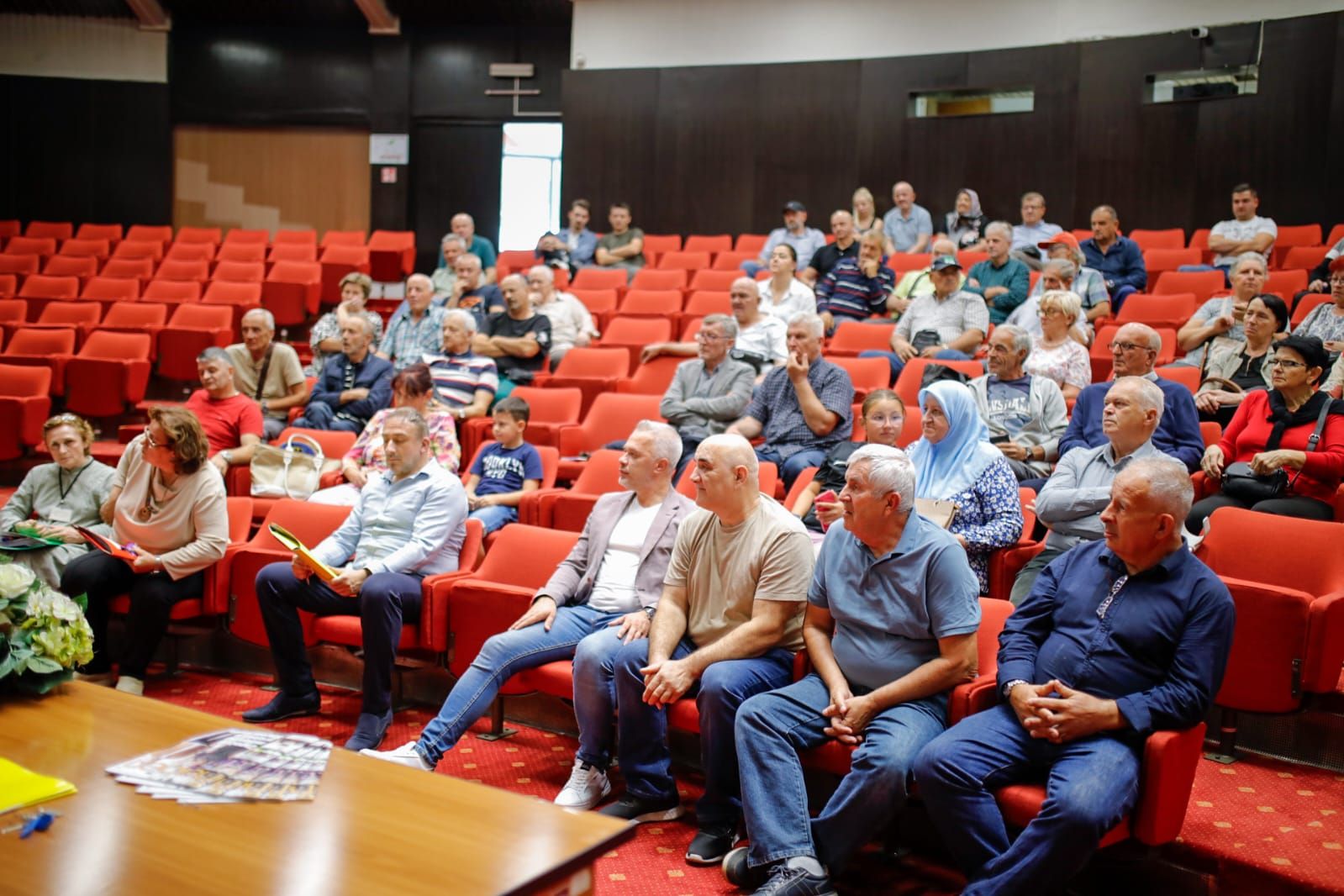 Podjela plastenika omogućava građanima da proizvode svježe, organsko povrće, doprinosi zdravijem načinu života i jača osjećaj zajedništva unutar općine
