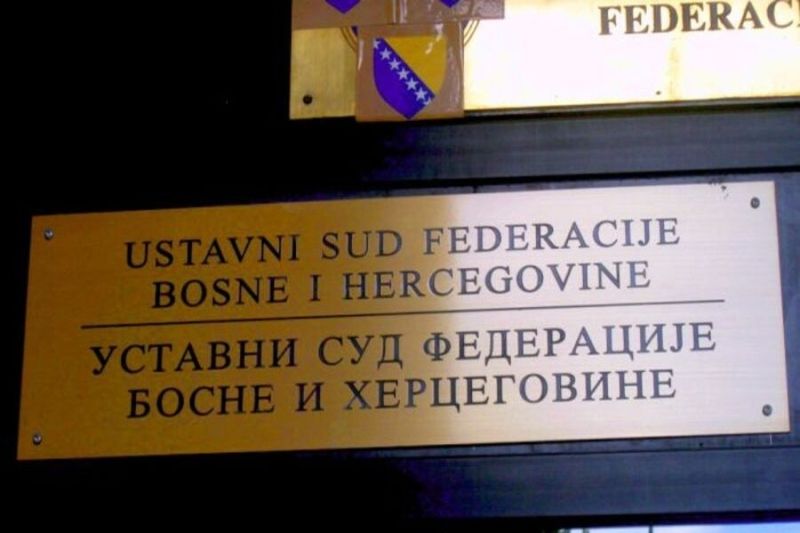 U praksi je to značilo da jedino za penzionere sa prebivalištem u RS, a kojim su penzije stizale iz FBiH, nisu isplaćivani pogrebni troškovi