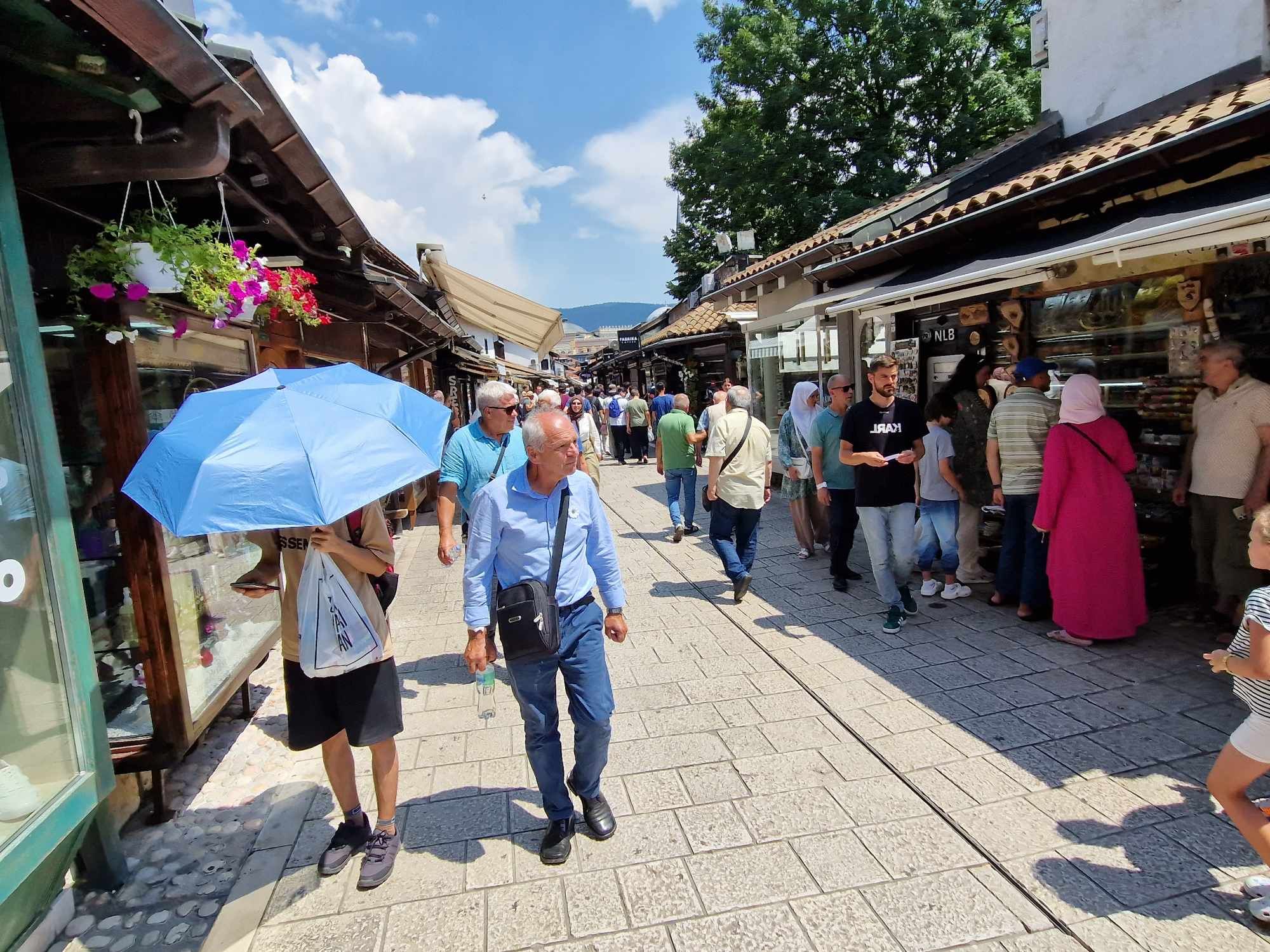 Apeluju da se tijelo ne opterećuje obilnim masnim obrocima                            