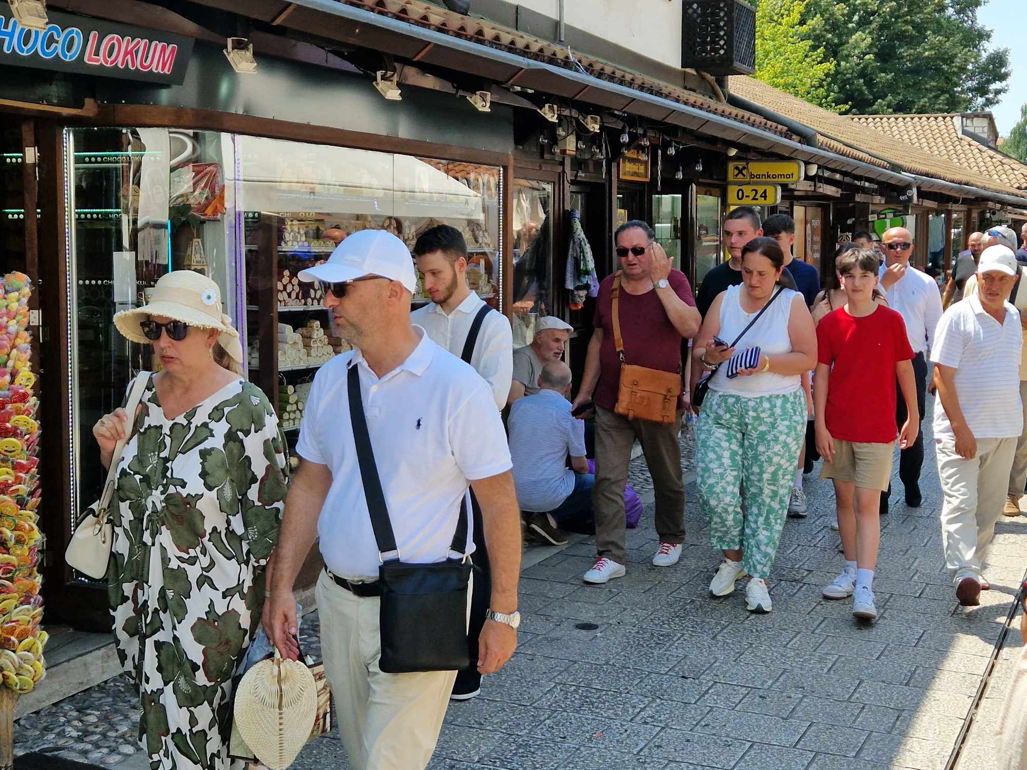 Zbog visokih temperatura građani kolabriraju: Ovako se možete zaštiti