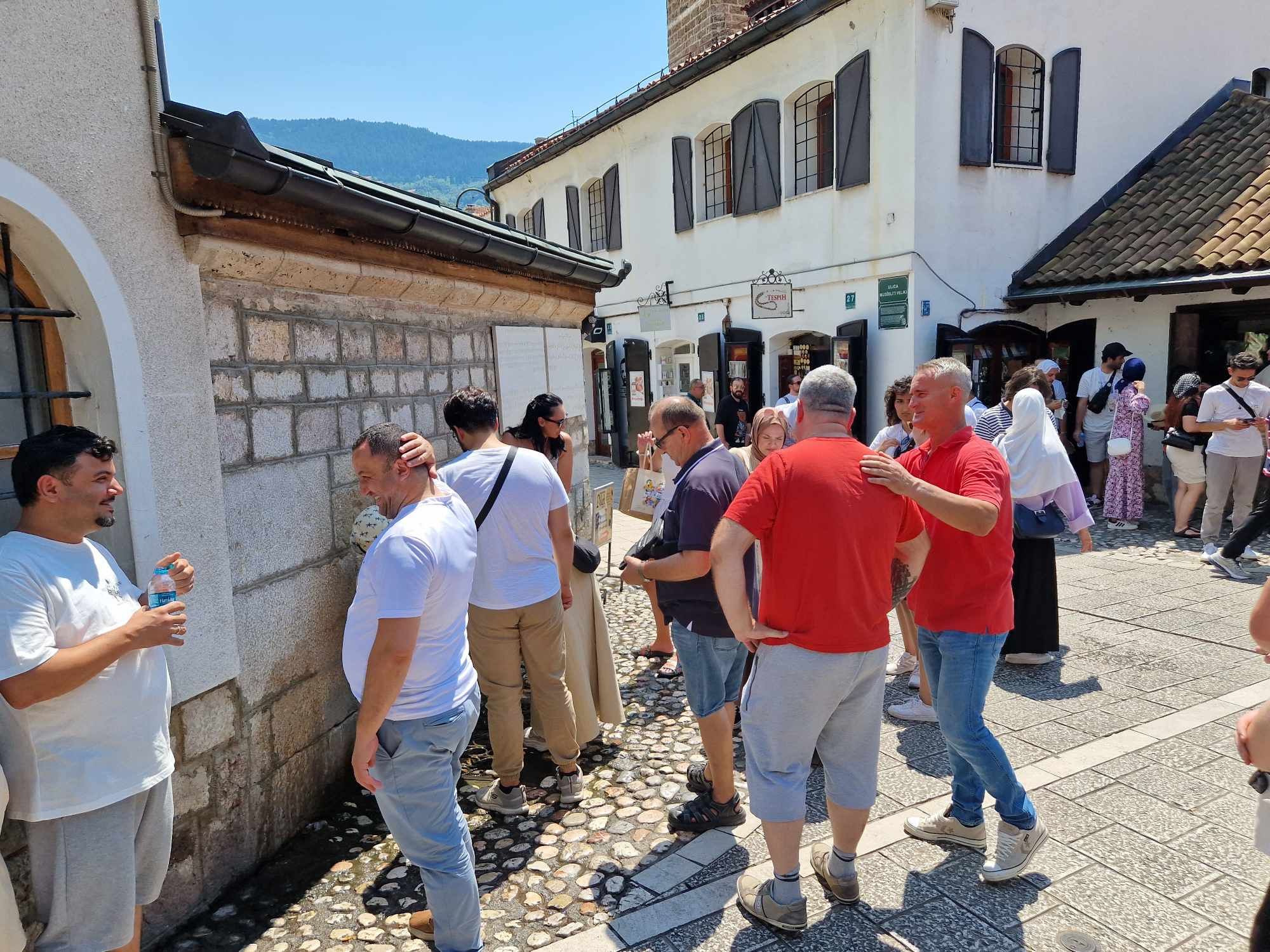 Apeluju da se tijelo ne opterećuje obilnim masnim obrocima                            