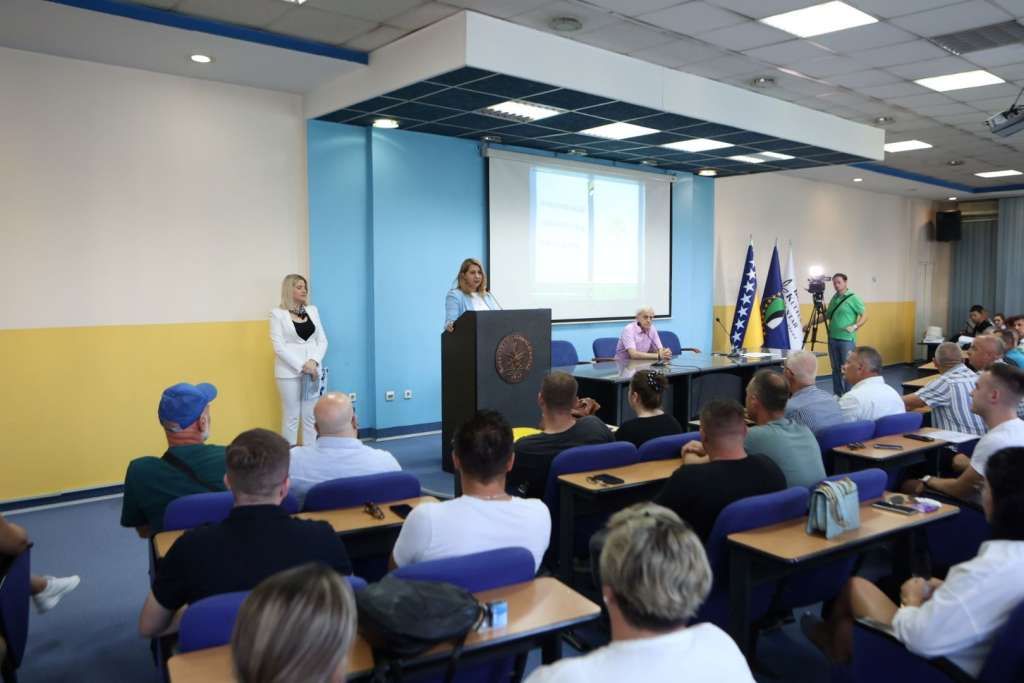 "Pružila mi se prilika pošto mi fali radnog staža ovo mi je dobrodošlo"