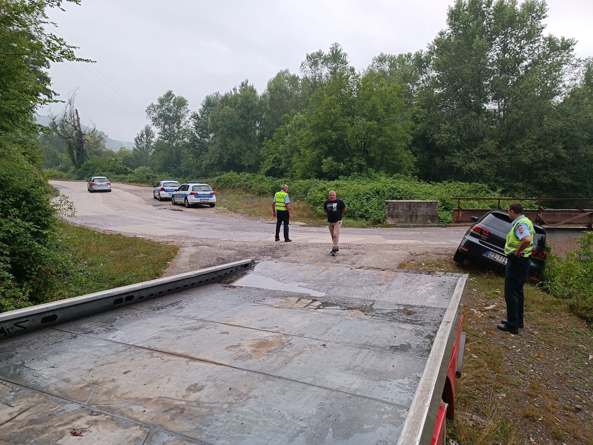 U automobilu je bilo pet osoba                                                                                                               
