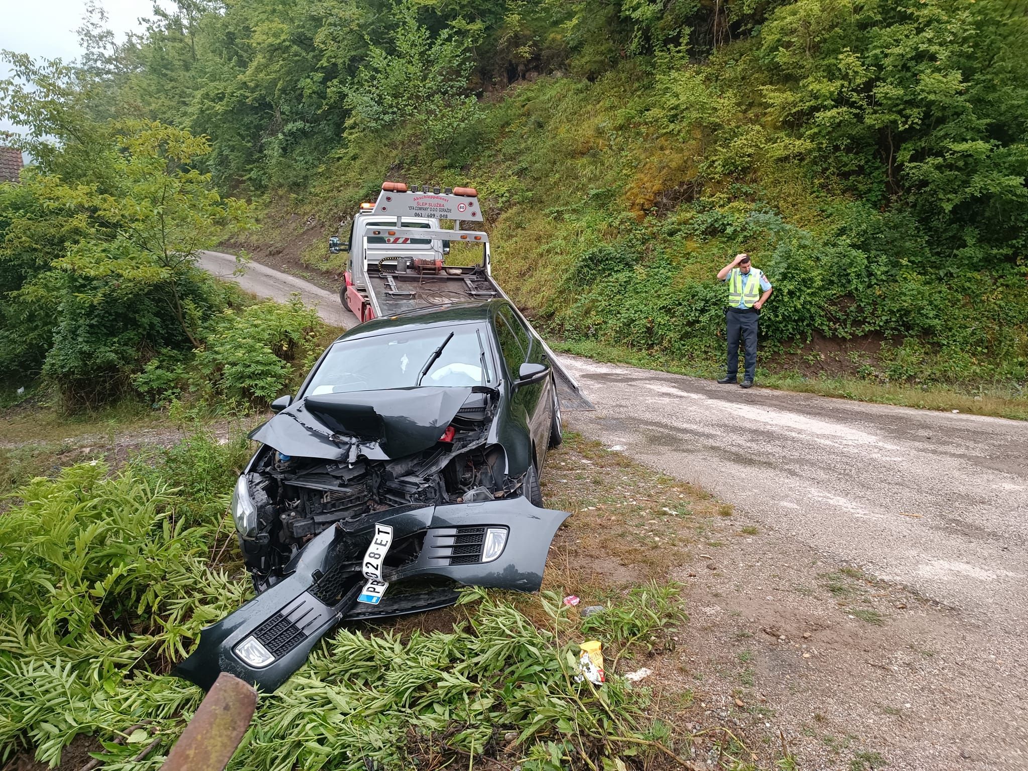 U automobilu je bilo pet osoba                                                                                                               