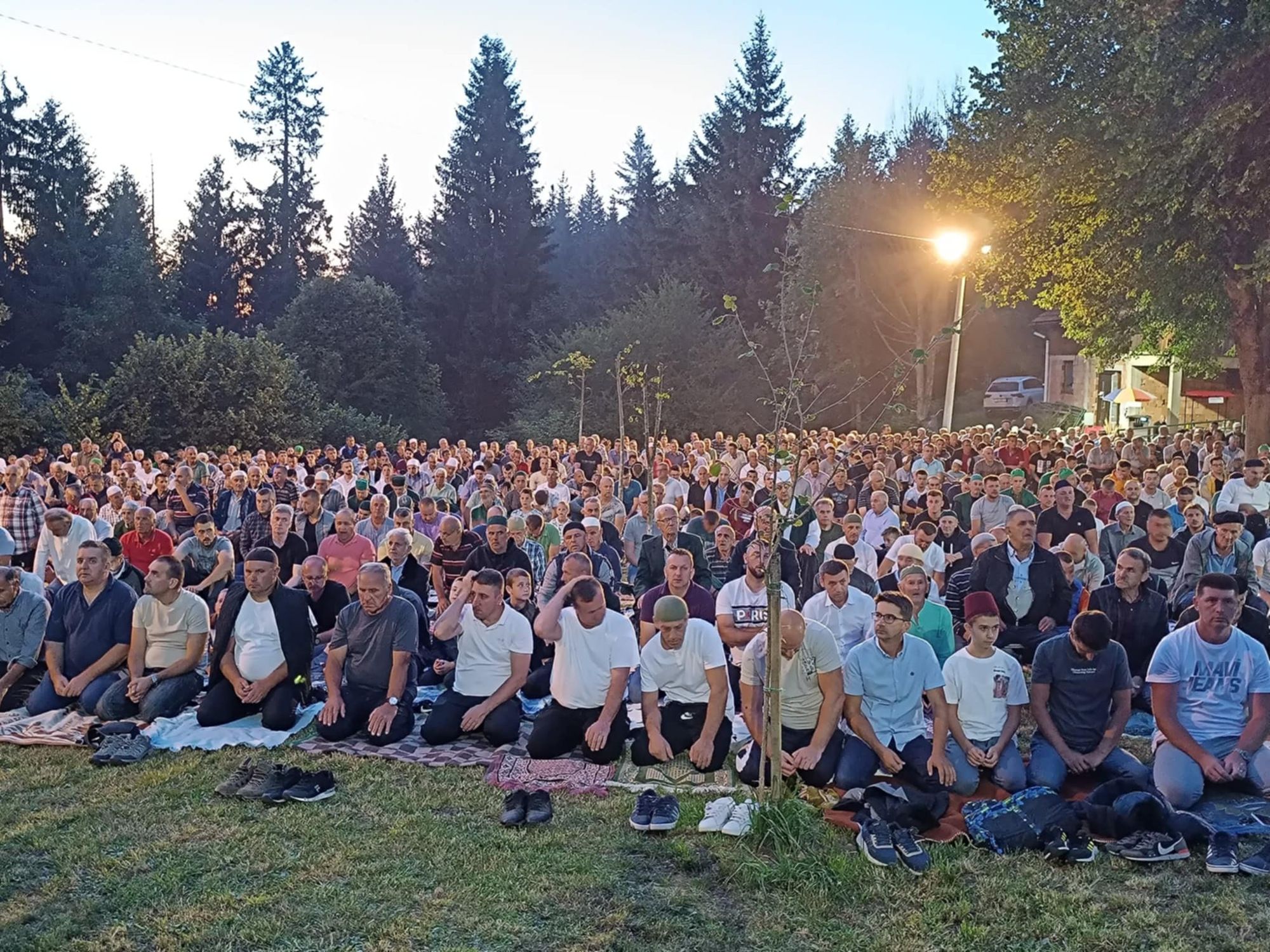 Proučen tradicionalni mevlud i zikr na Karićima: Izvor velike inspiracije i duhovnosti
