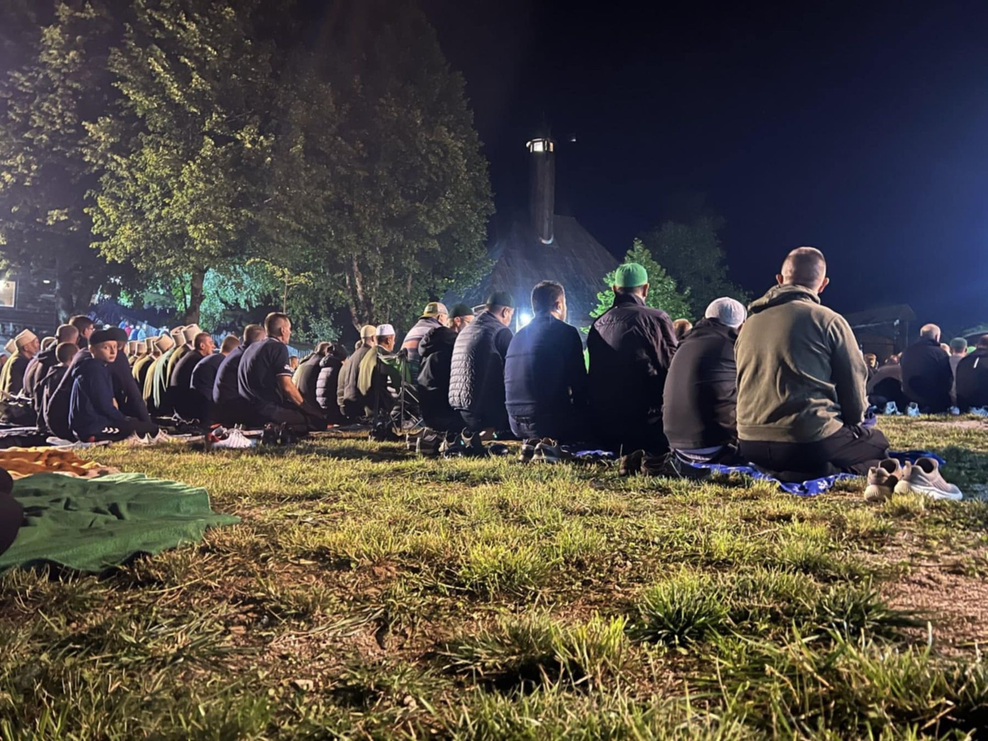 Proučen tradicionalni mevlud i zikr na Karićima: Izvor velike inspiracije i duhovnosti