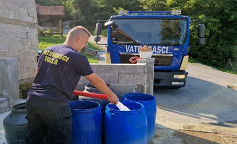 Već duži period se osiguravaju neophodne količine vode građanima u određenim područjima