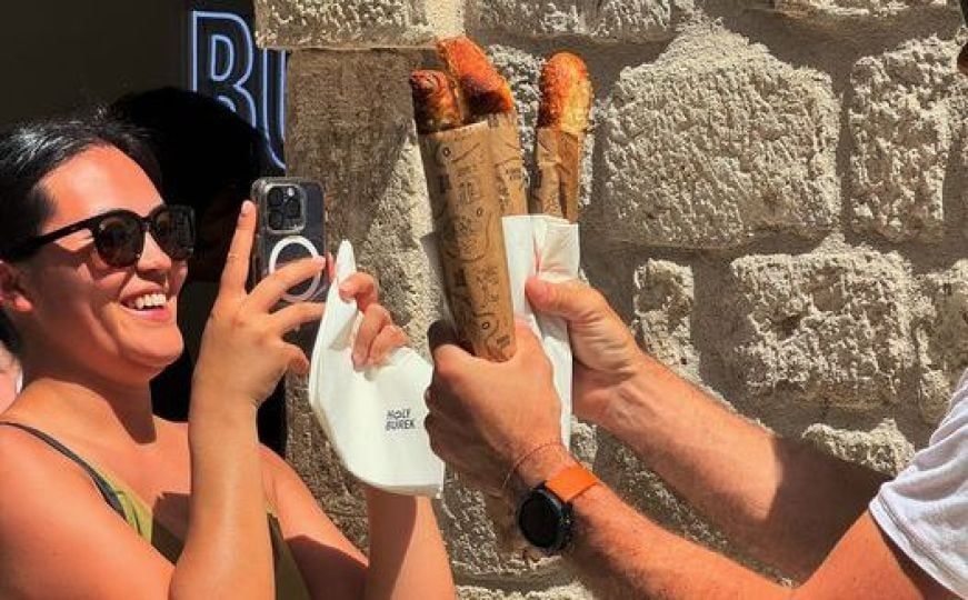 Pekara Holy burek što u prevodu znači "sveti burek" postala je popularna zbog bureka koji prodaje