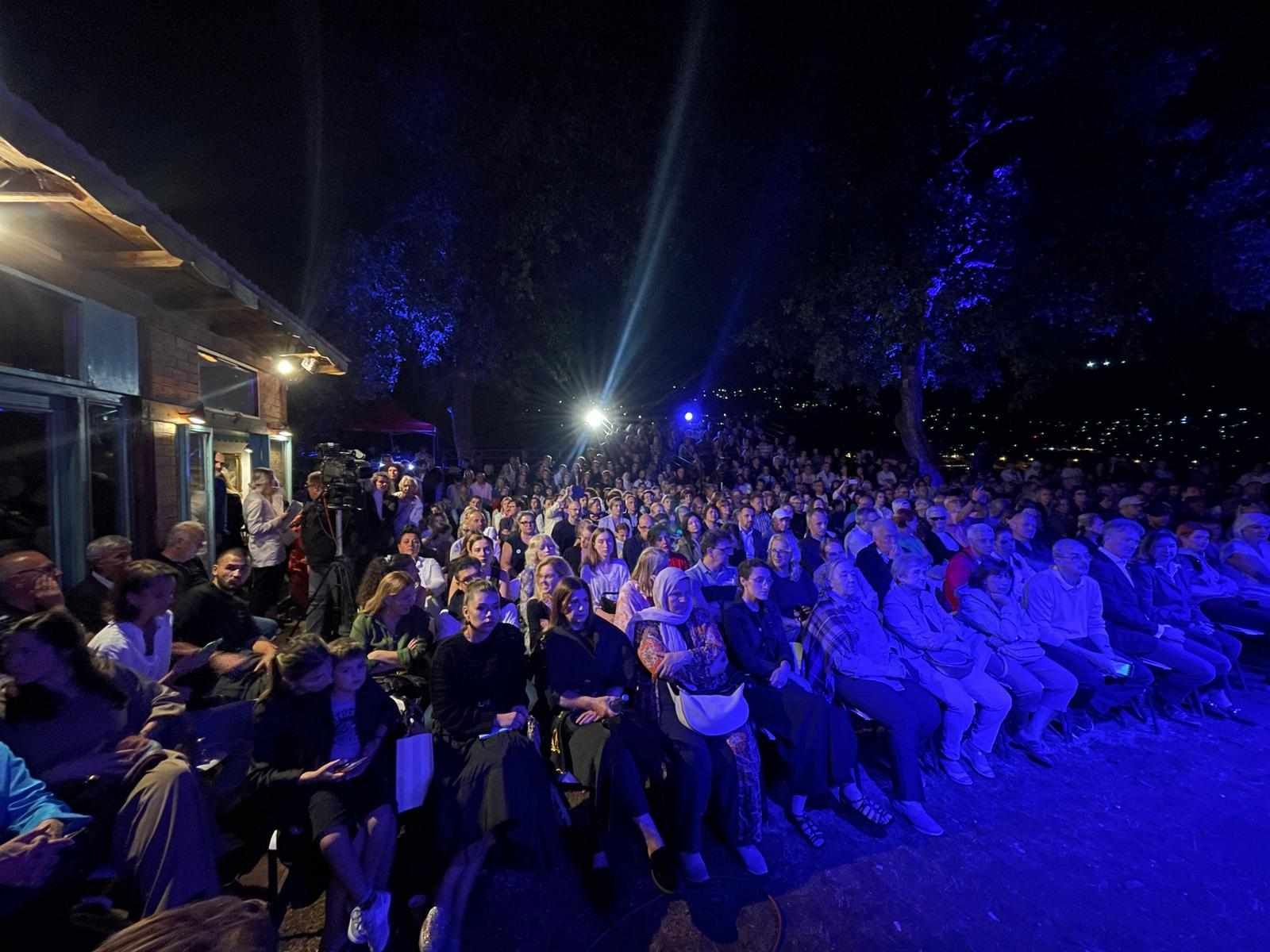 Za Amiru ljudi širom svijeta kažu da je ambasadorica sevdaha jer sevdah nosi sa sobom svugdje