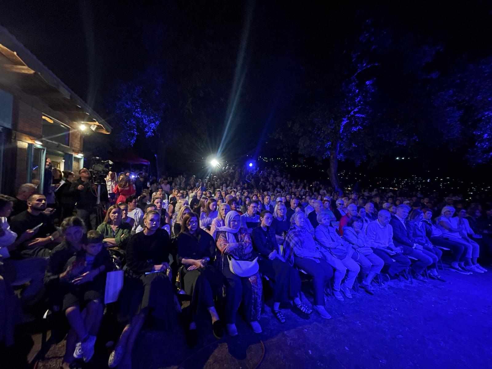 Za Amiru ljudi širom svijeta kažu da je ambasadorica sevdaha jer sevdah nosi sa sobom svugdje