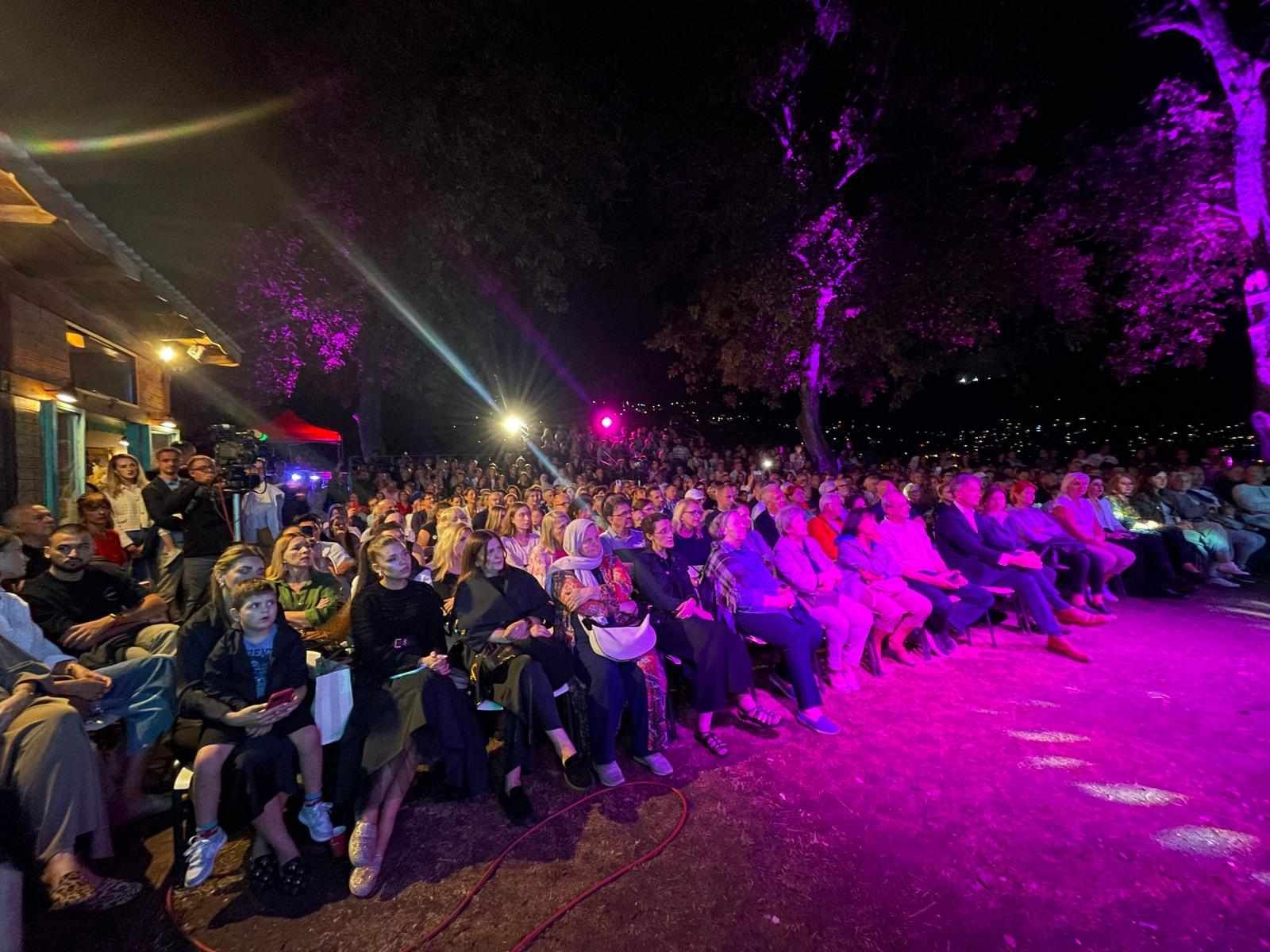 Za Amiru ljudi širom svijeta kažu da je ambasadorica sevdaha jer sevdah nosi sa sobom svugdje