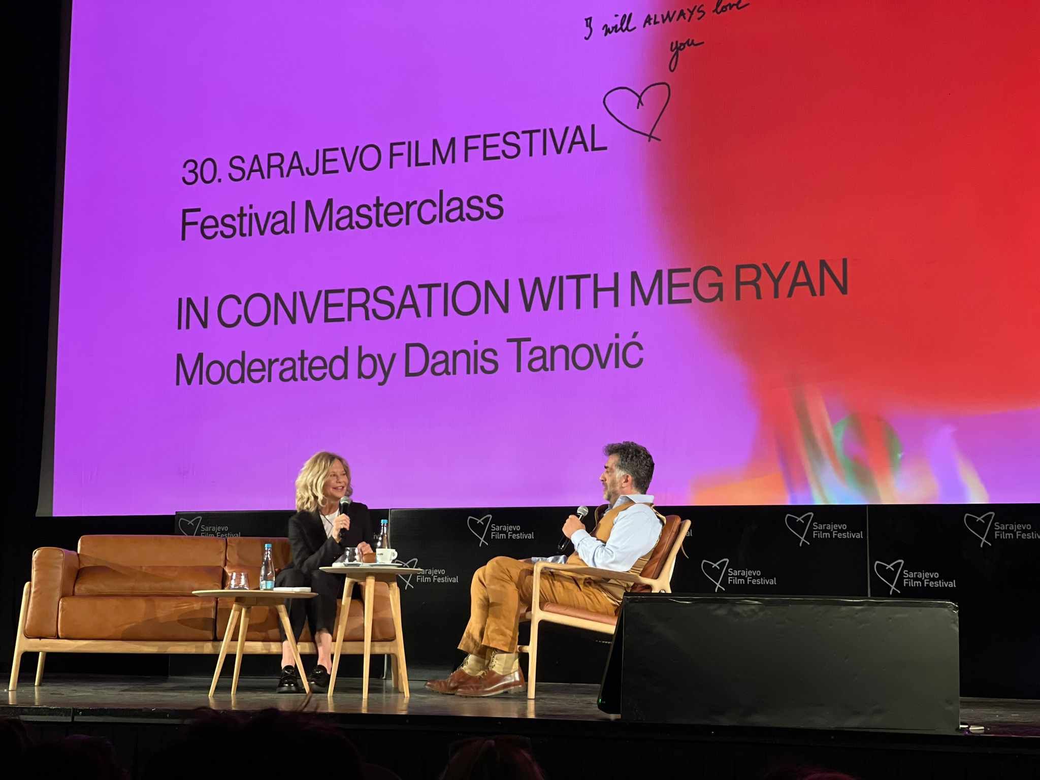 Hayat.ba na licu mjesta: Meg Ryan stigla u BKC na masterclass, dočekana ovacijama