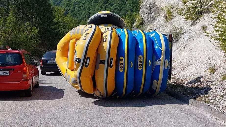 Na ovom mjestu su se stvorile gužve te se vozači pozivaju na oprez ukoliko se kreću ovom dionicom