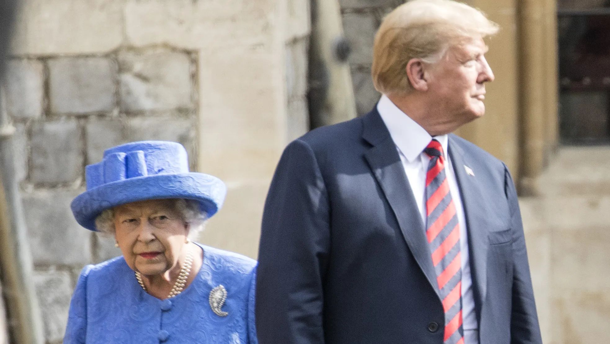 Trump se prvi put susreo s kraljicom 2018. dok je njegova posjeta Velikoj Britaniji bila zasjenjena protestima