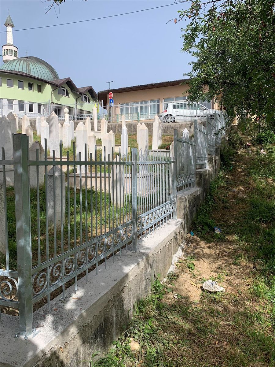 BiH: Memorijalni centar Sarajevo uređuje mezarja šehida i groblja poginulih boraca