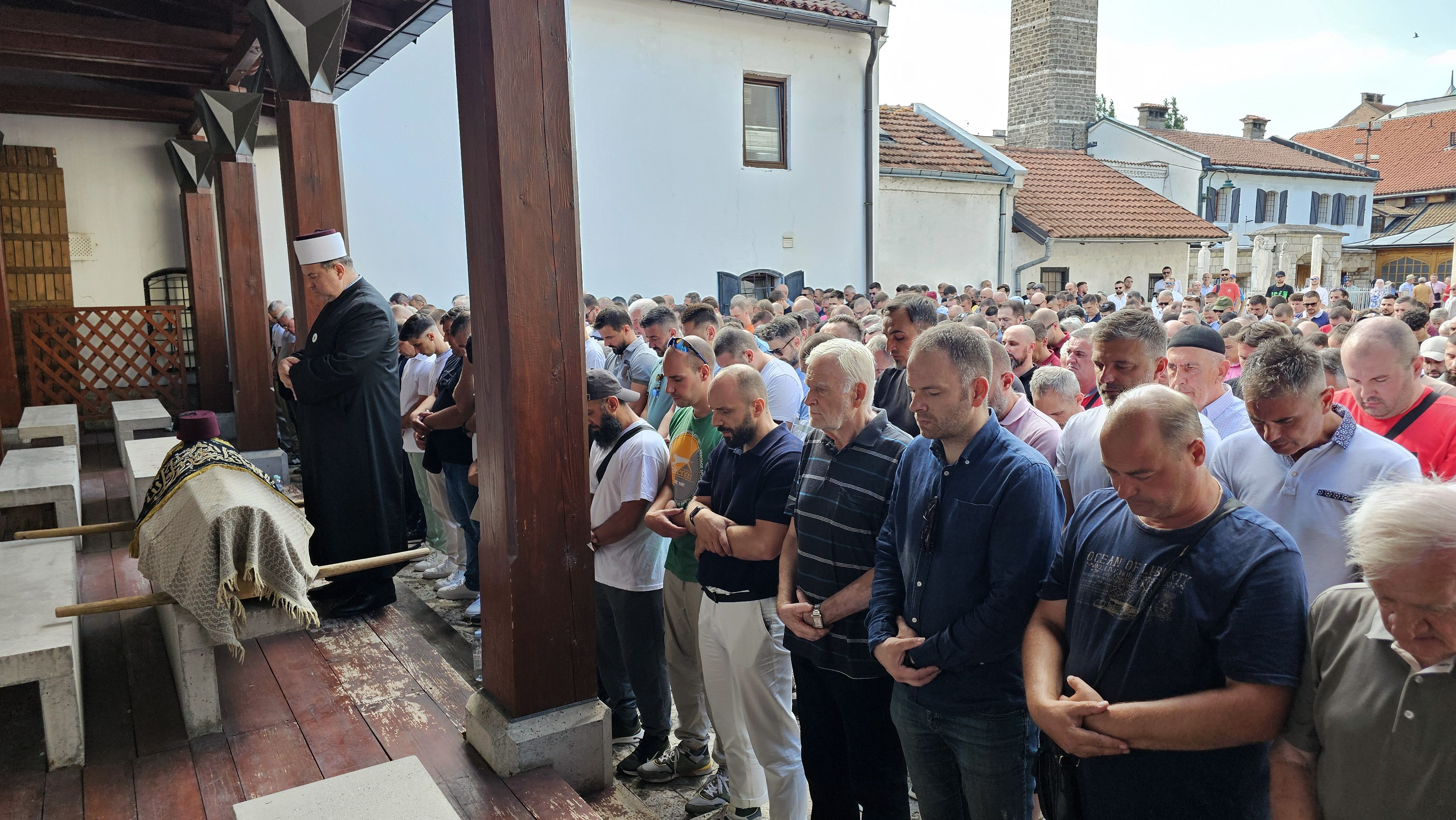 Klanjana dženaza i obavljen ukop Dženanu Uščupliću