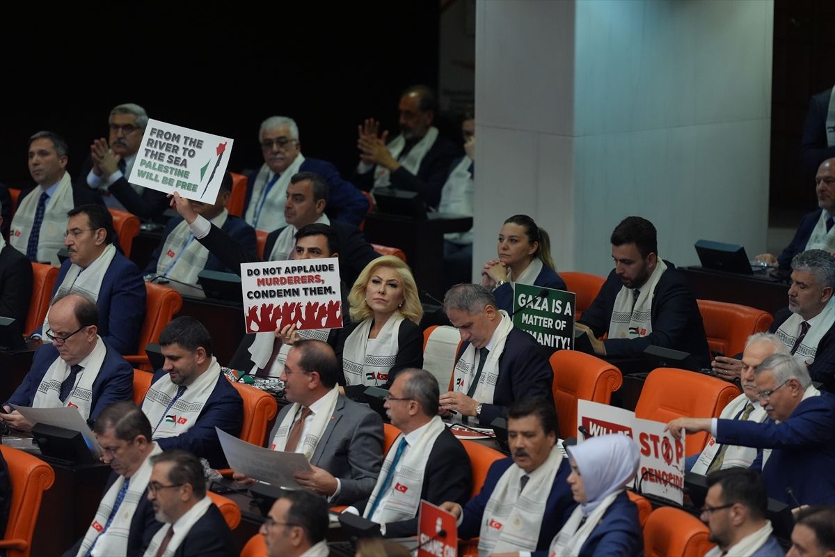 Abbas u turskom parlamentu: Otići ću u Gazu, moj život nije vrjedniji od života djece